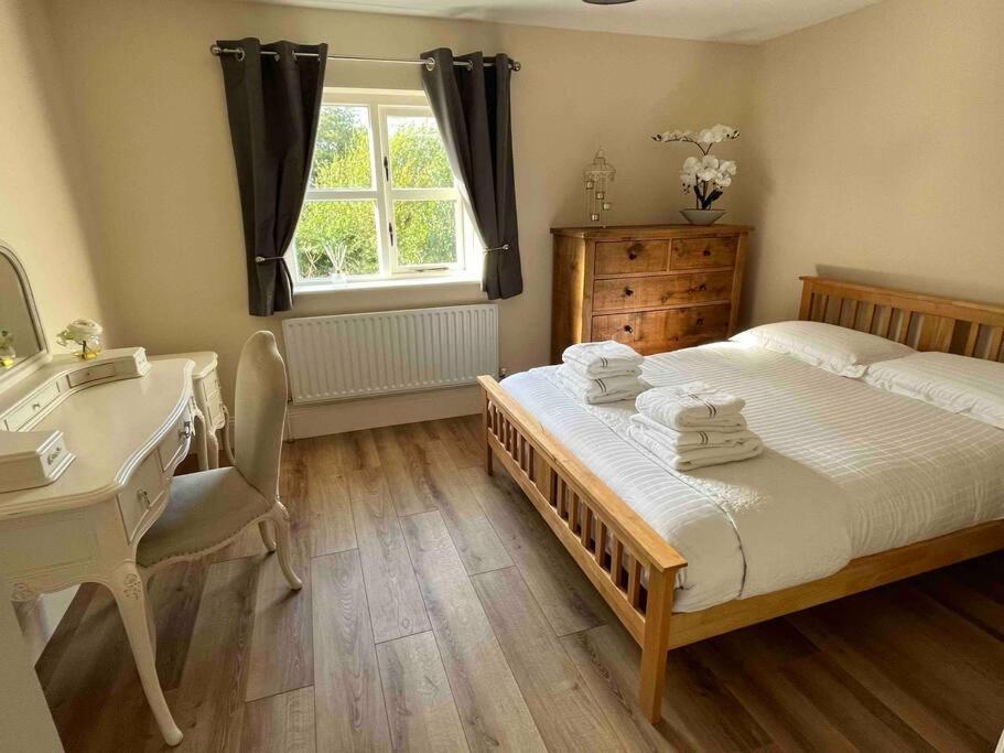 Hillcrest Lodge, Private Apartment On Lough Corrib, Oughterard Голвей Екстер'єр фото